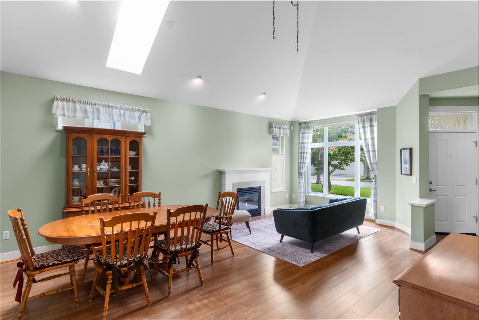Listing Image 9