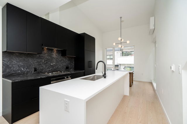 210 - 650 2nd Street