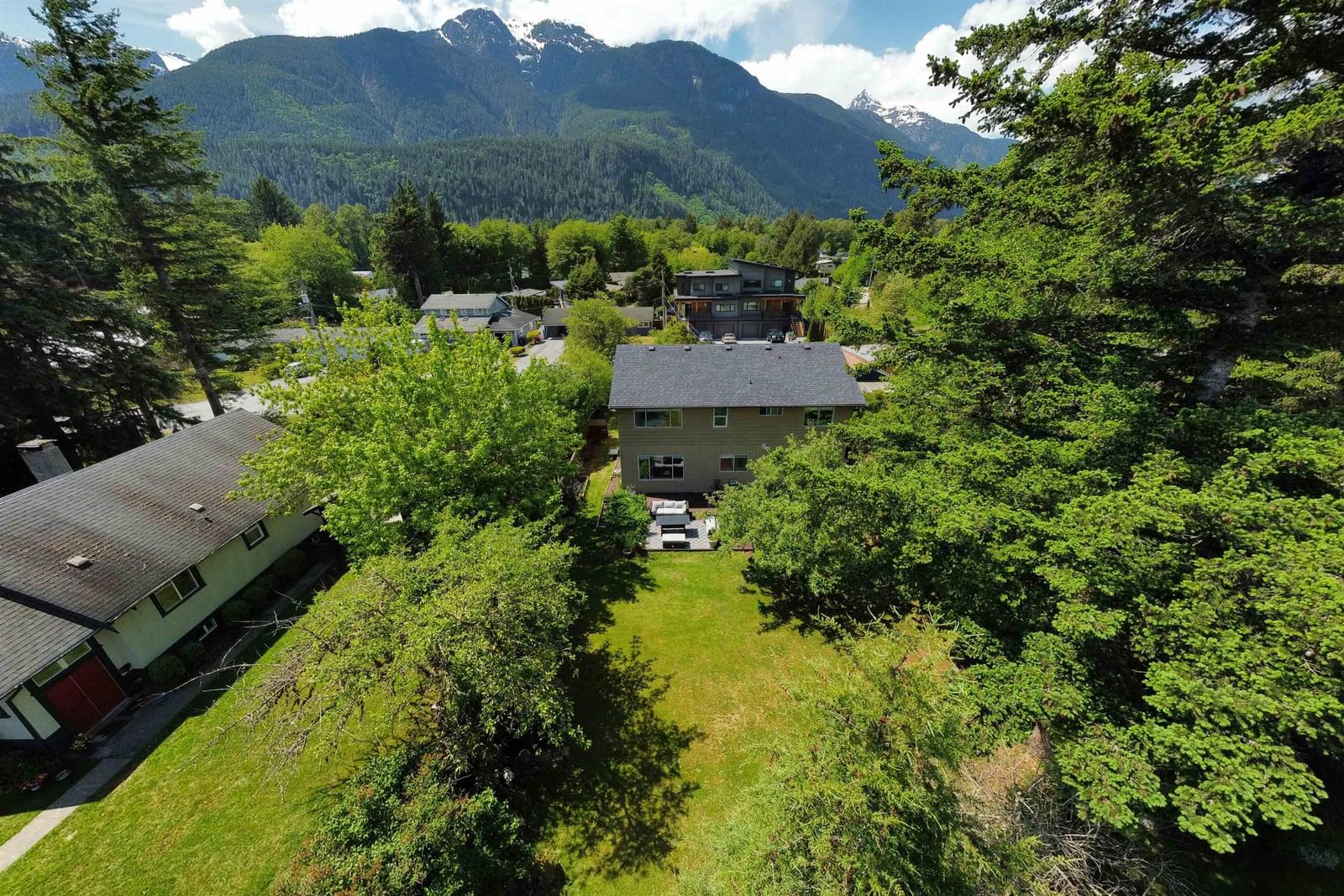 Listing Image 6