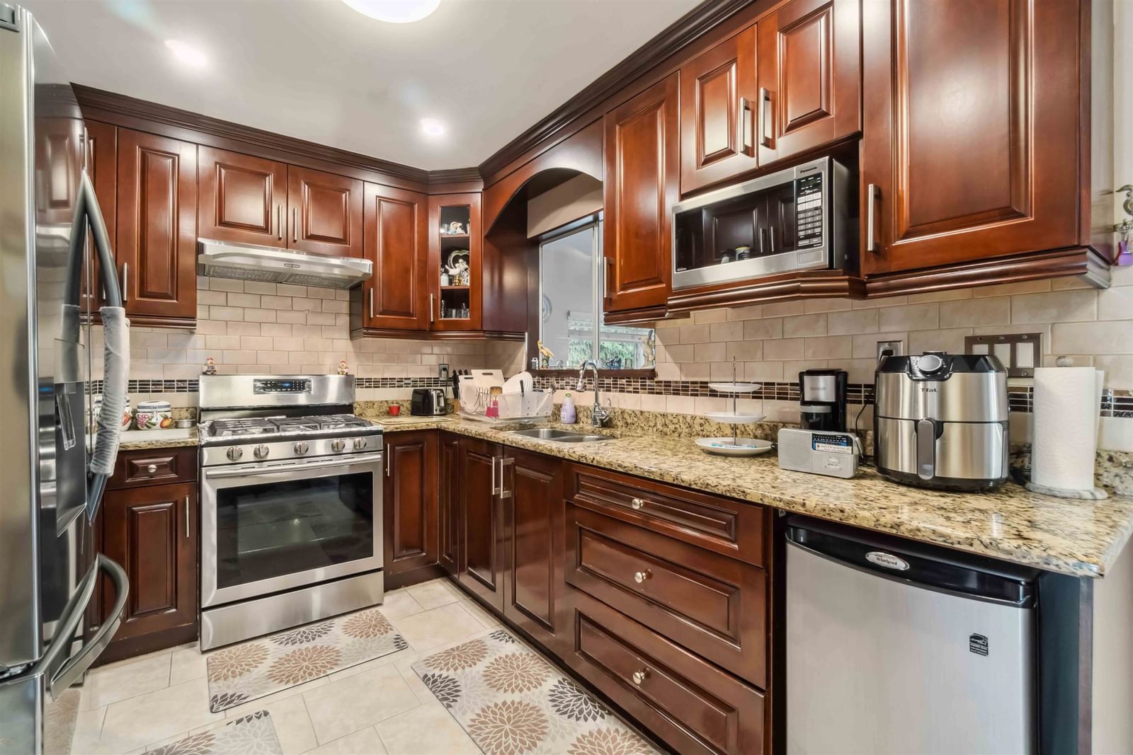 Listing Image 10