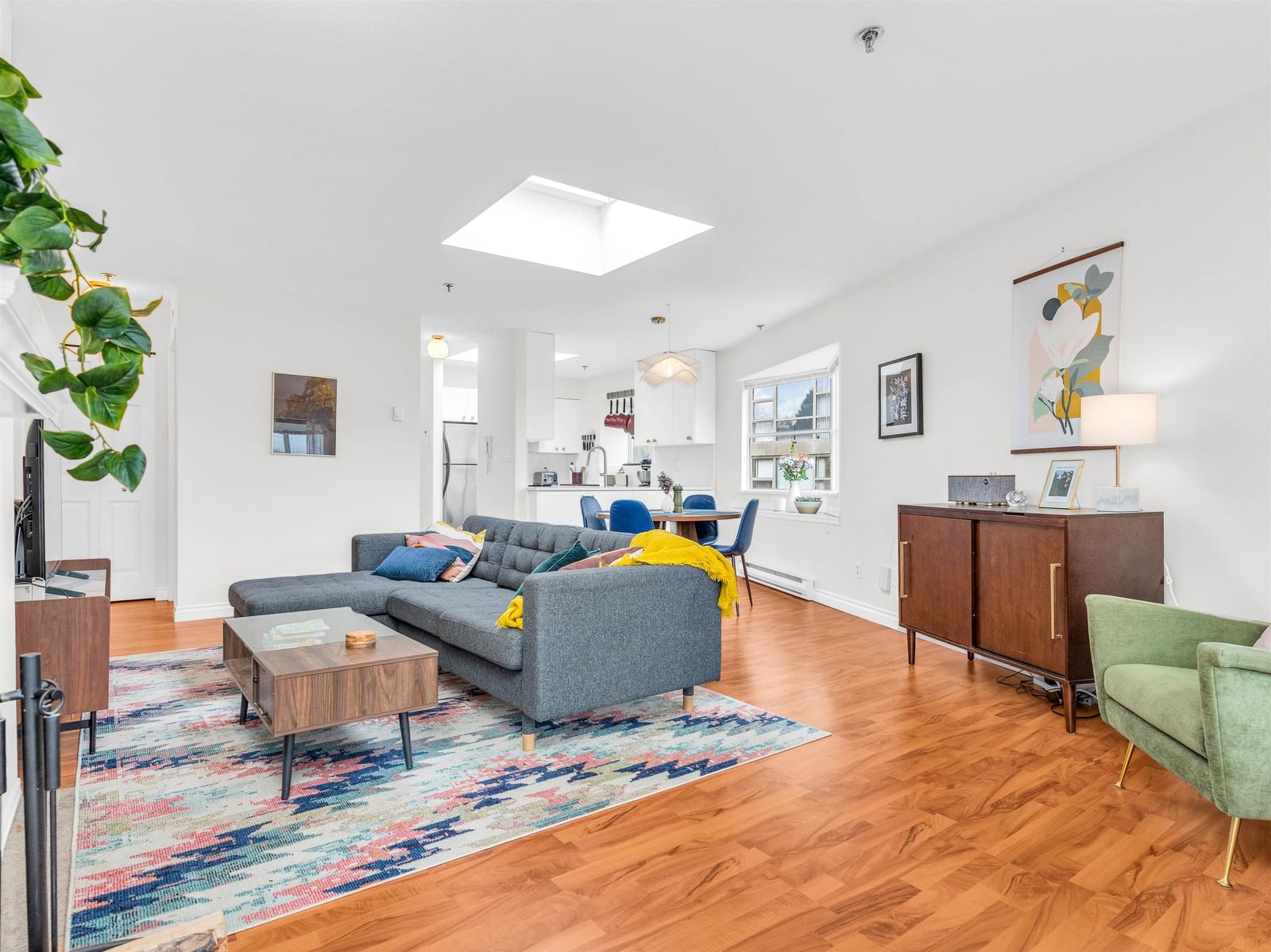 Listing Image 6