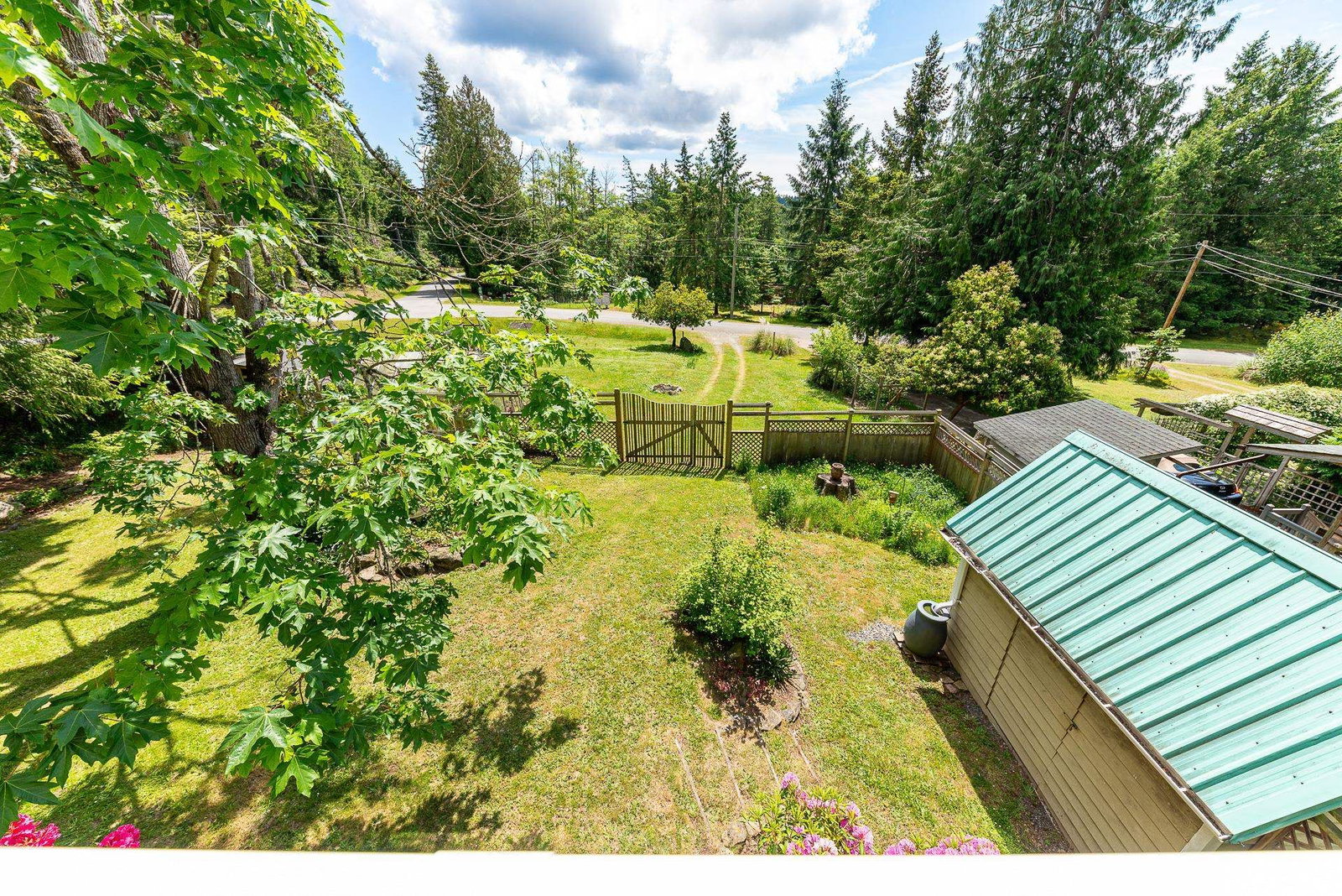 Listing Image 4