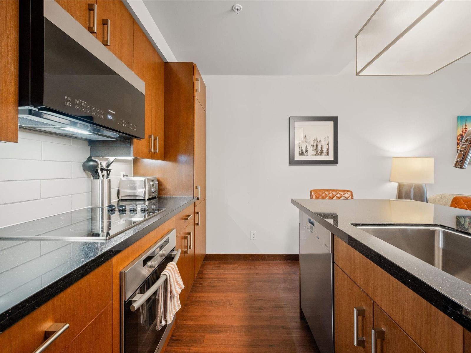 Listing Image 9