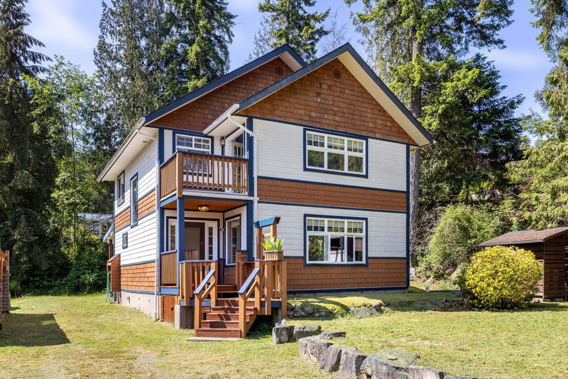 4536 Rondeview Road, Madeira Park, British Columbia