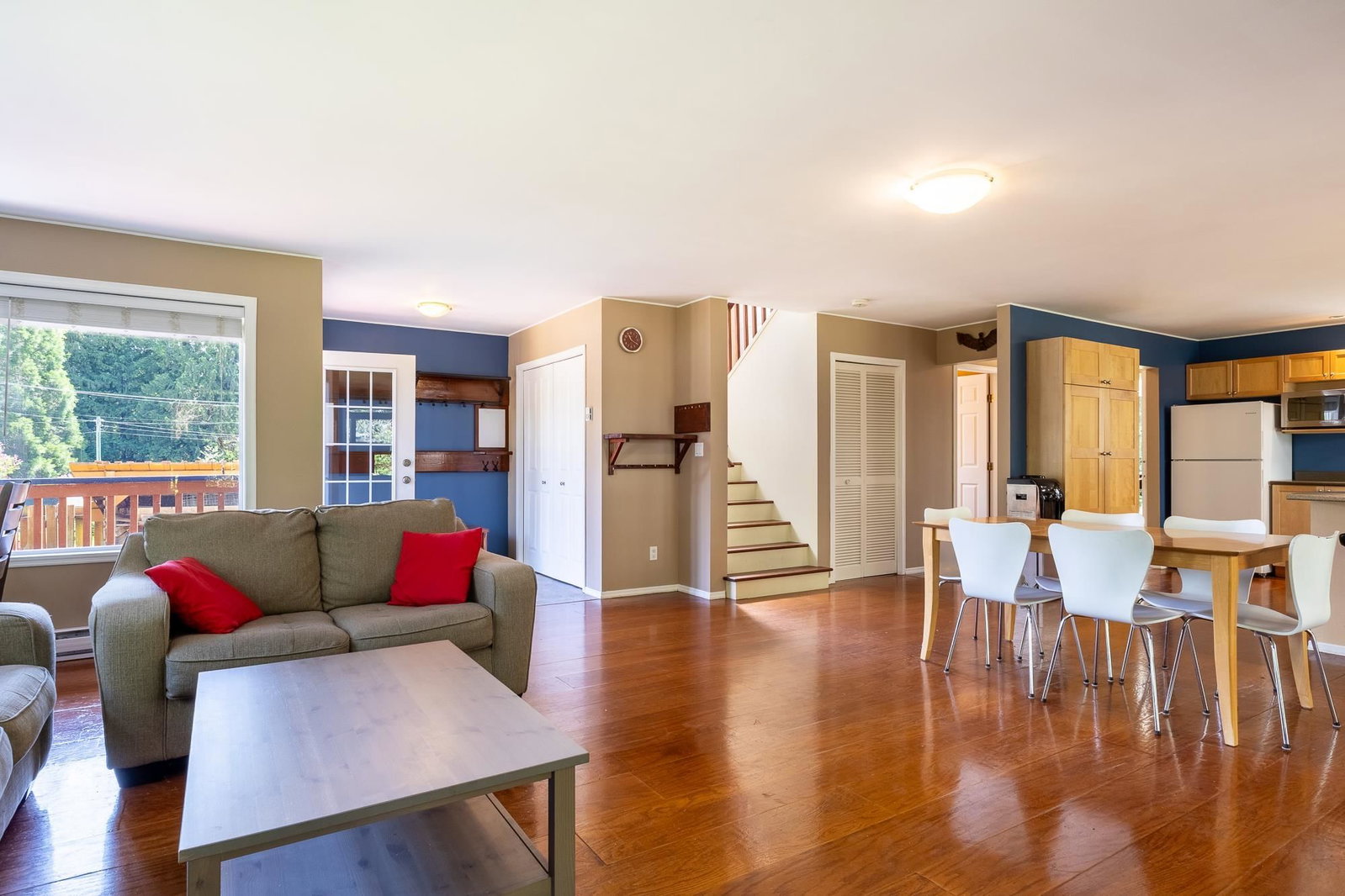 Listing Image 9