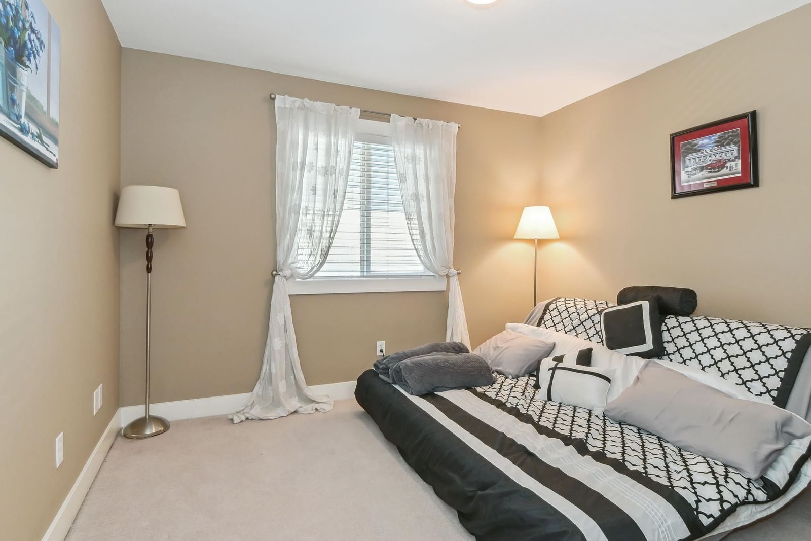 Listing Image 19