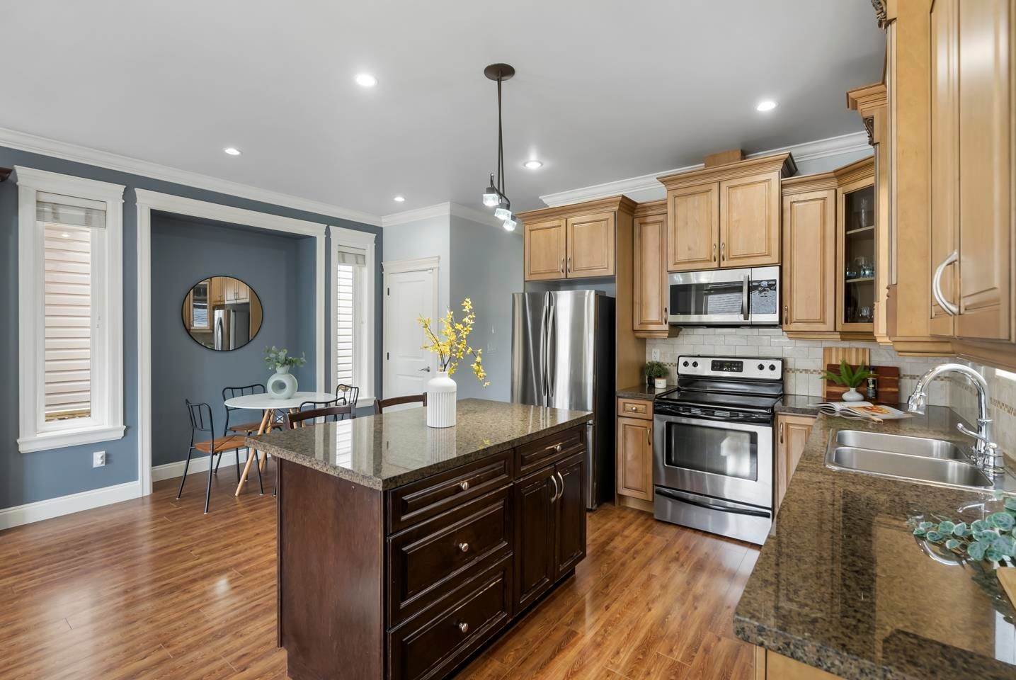 Listing Image 10