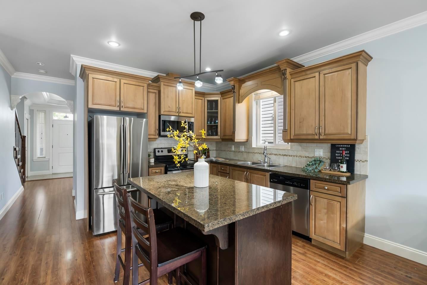 Listing Image 11