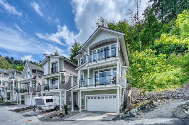 22 - 47042 Macfarlane Place