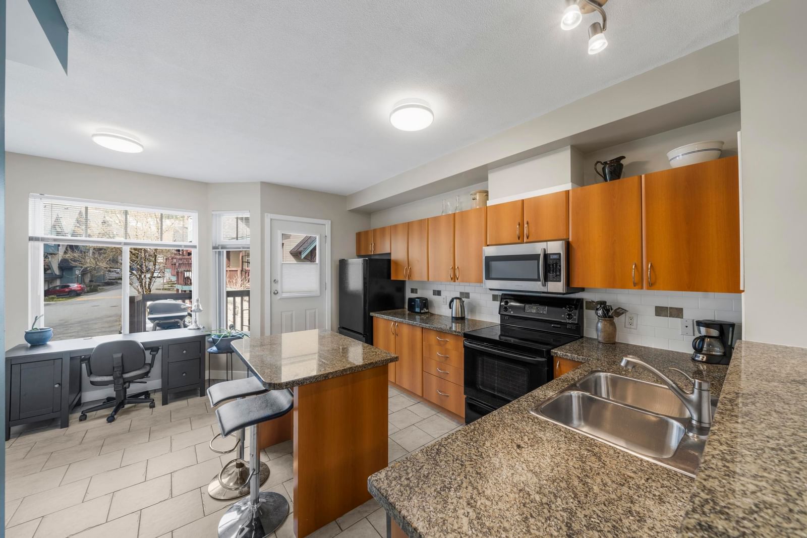Listing Image 12
