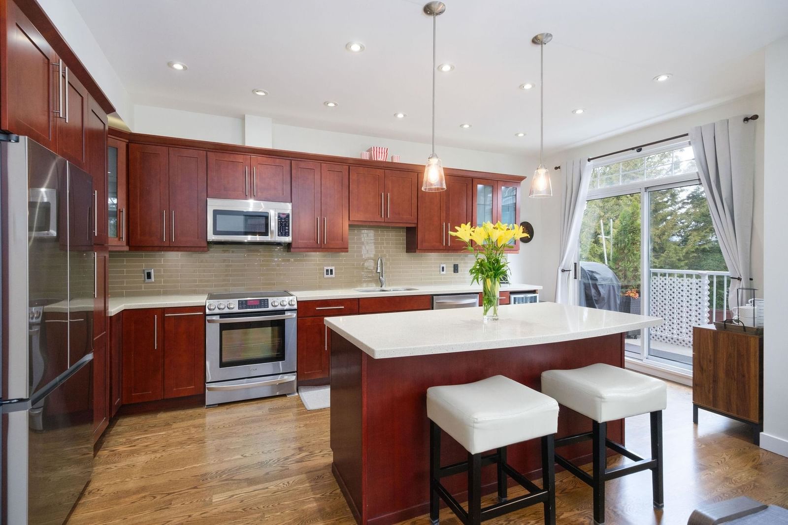 Listing Image 12