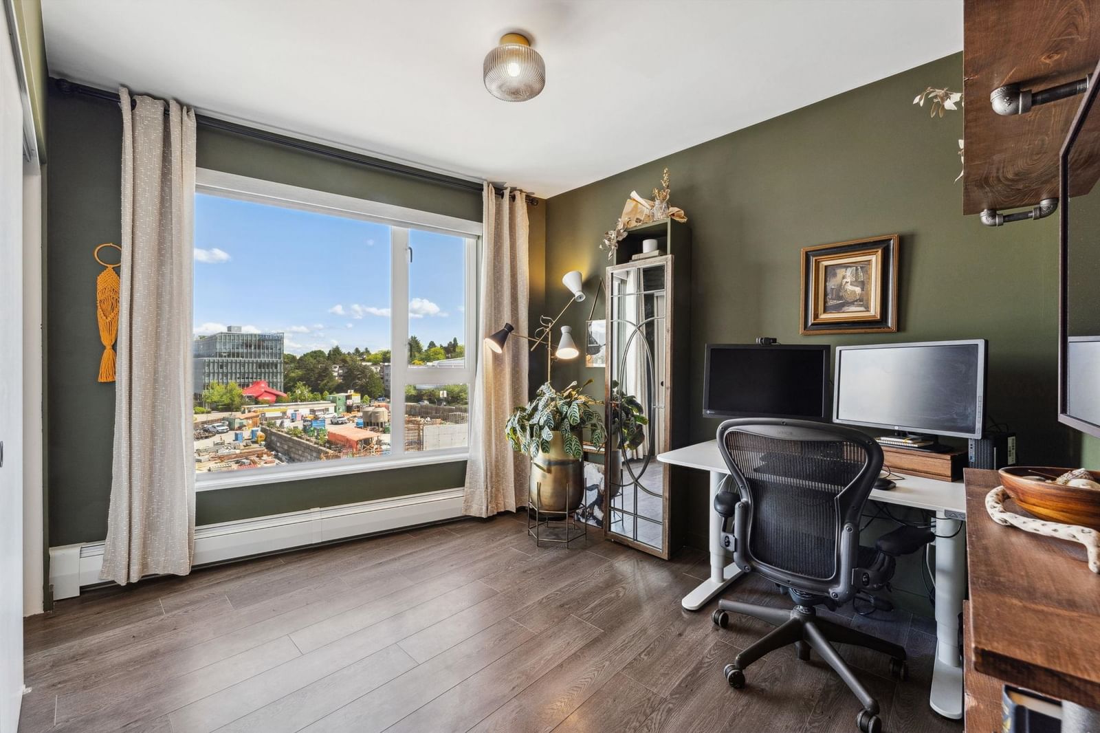 Listing Image 10