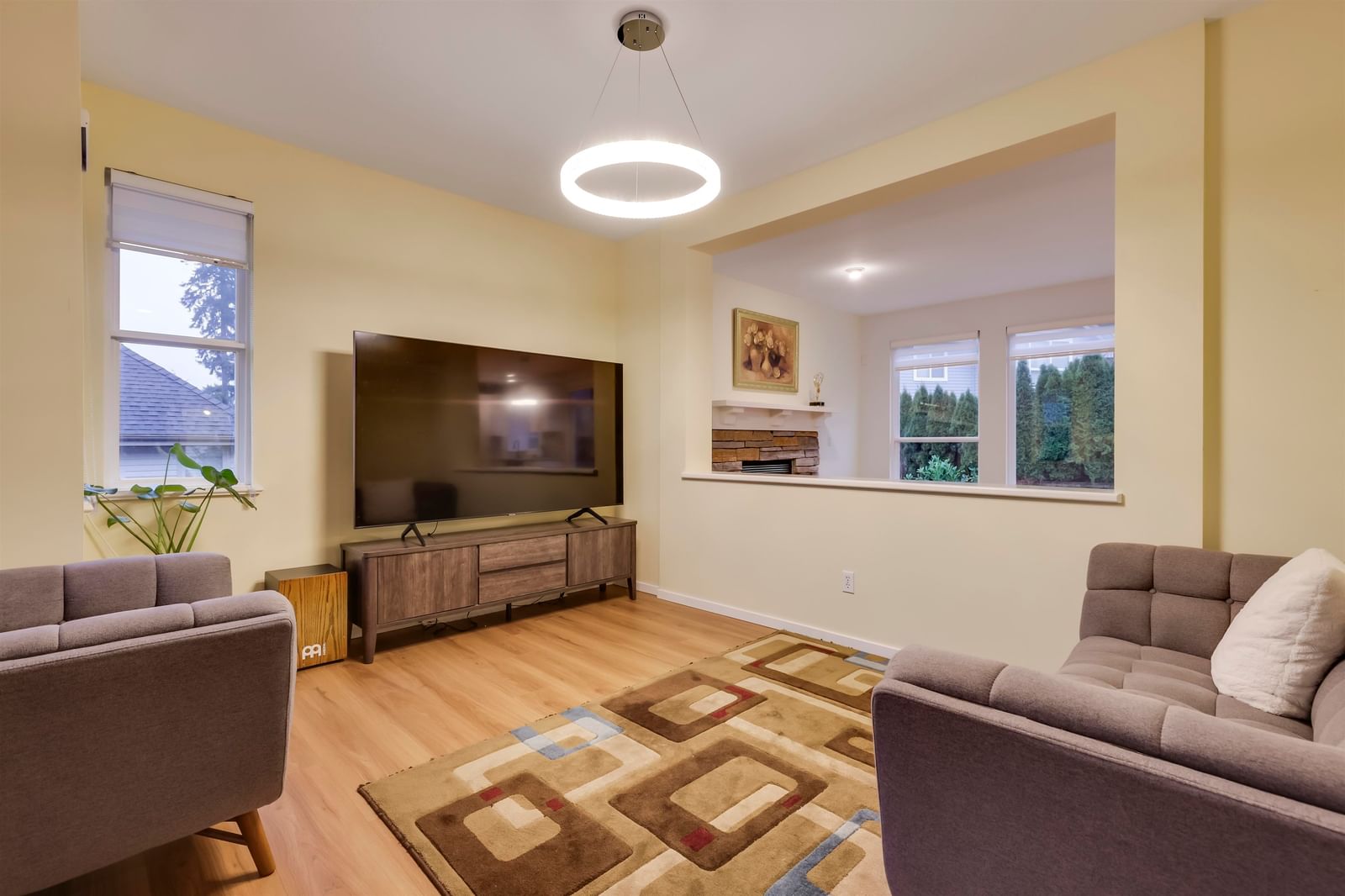 Listing Image 9