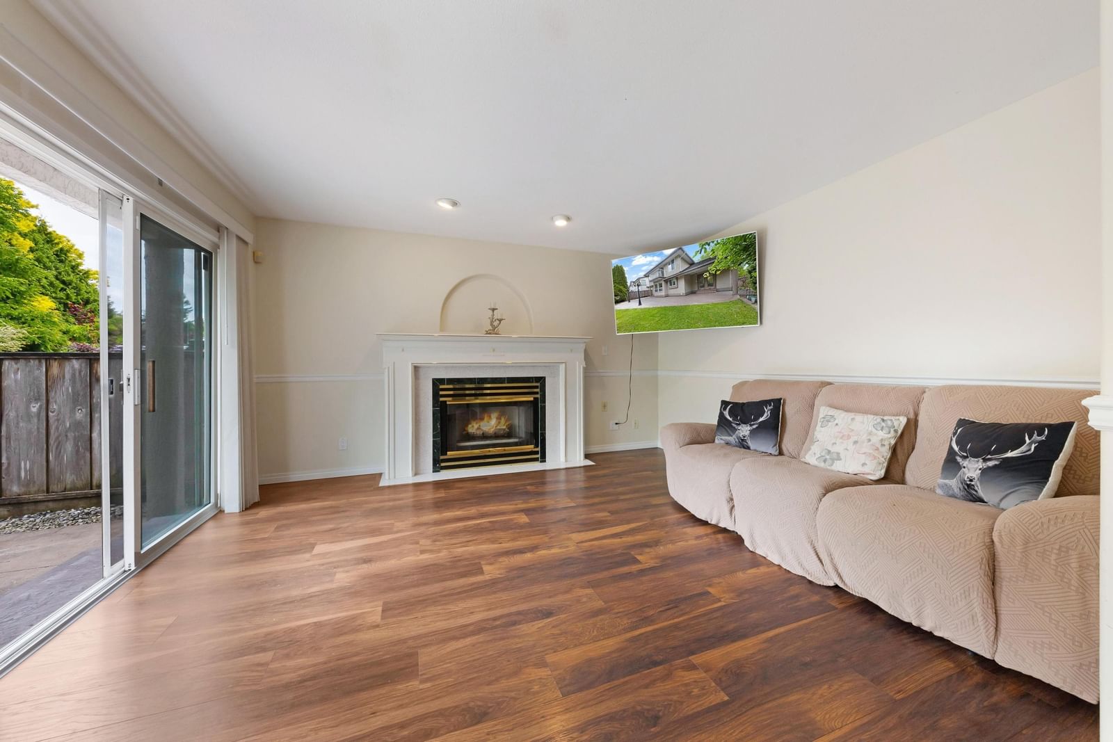 Listing Image 9