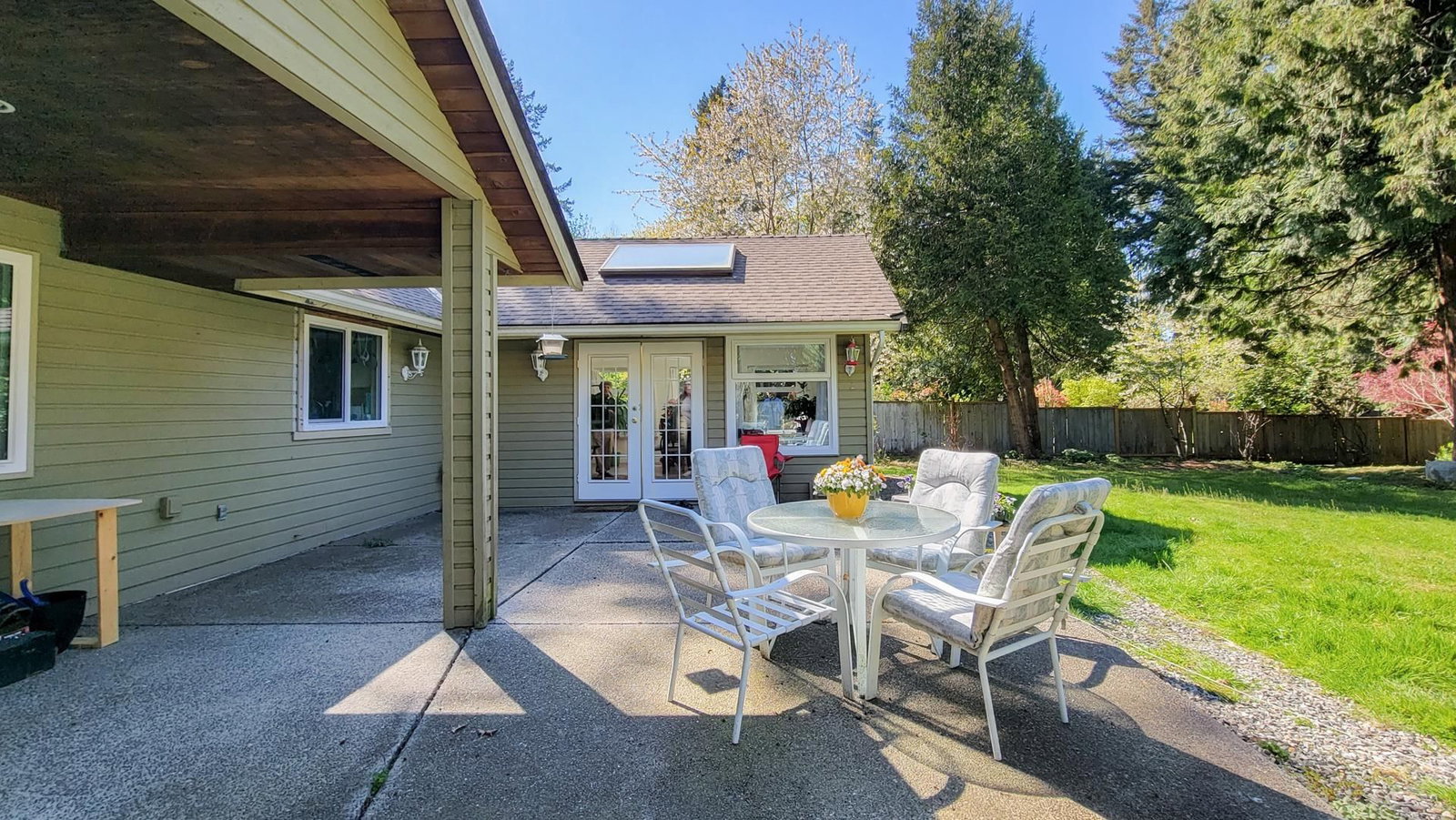 Listing Image 5