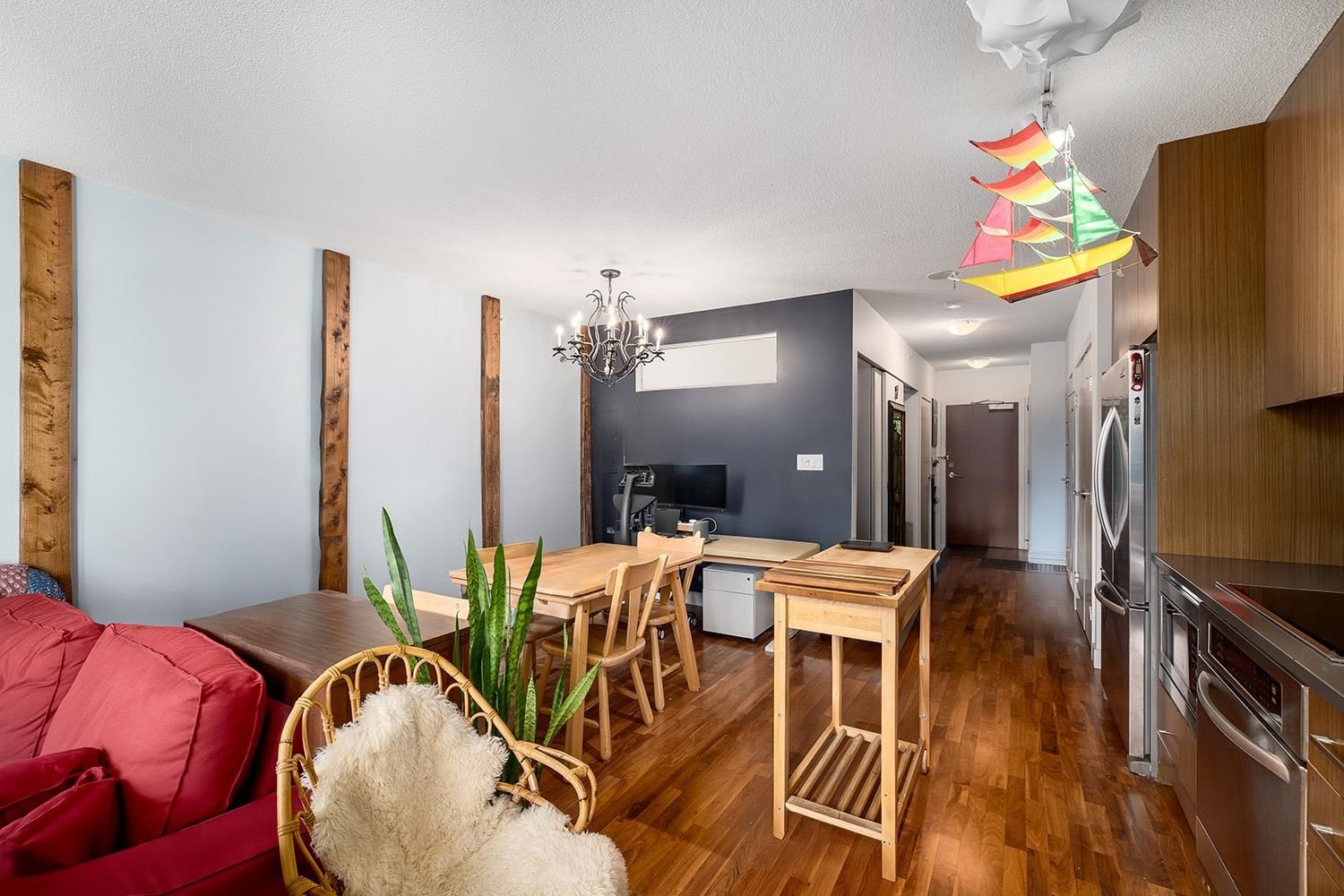 Listing Image 9