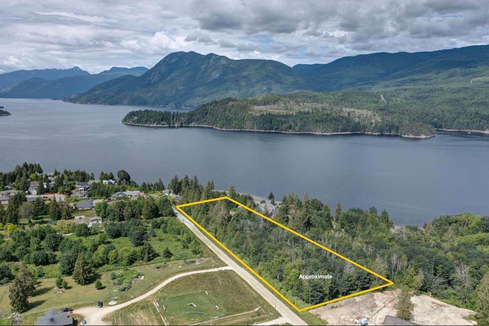 Listing Image 4