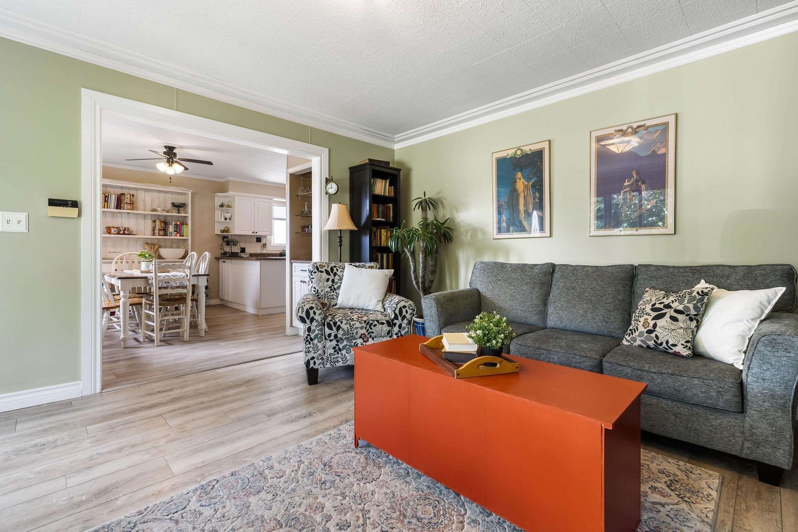 Listing Image 10