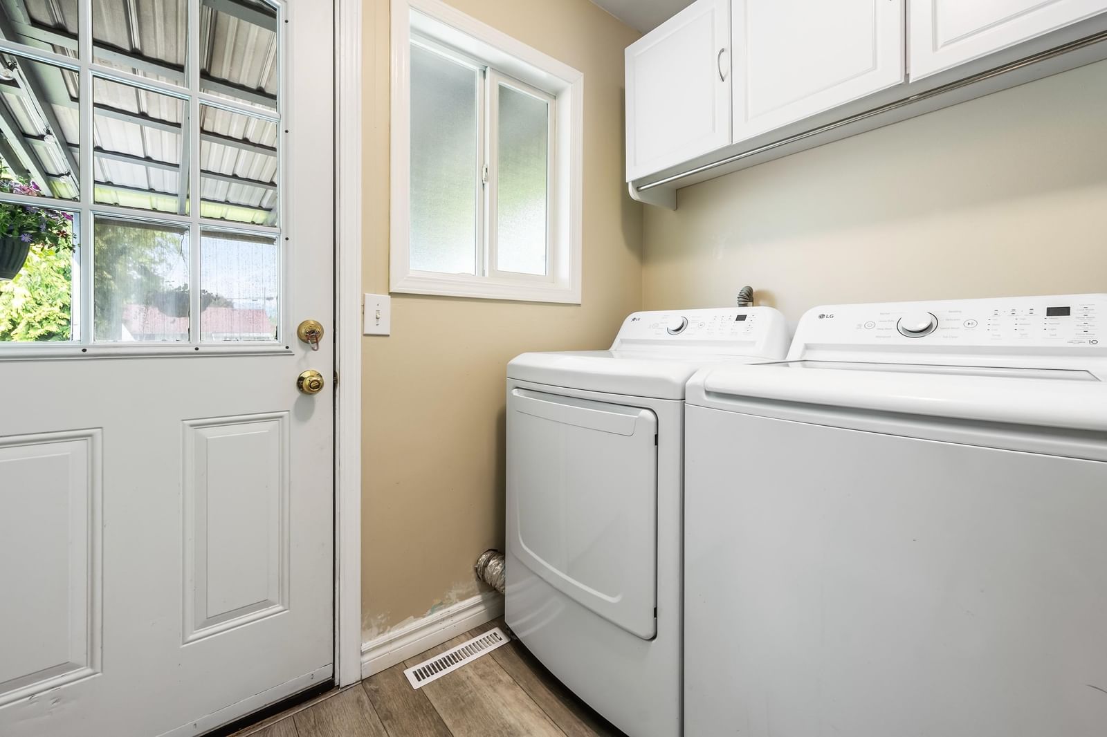 Listing Image 21