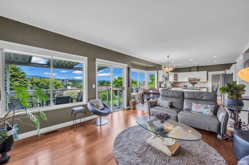 7548 Sequoia Road, Burnaby, V3N 4W9 | Image 2