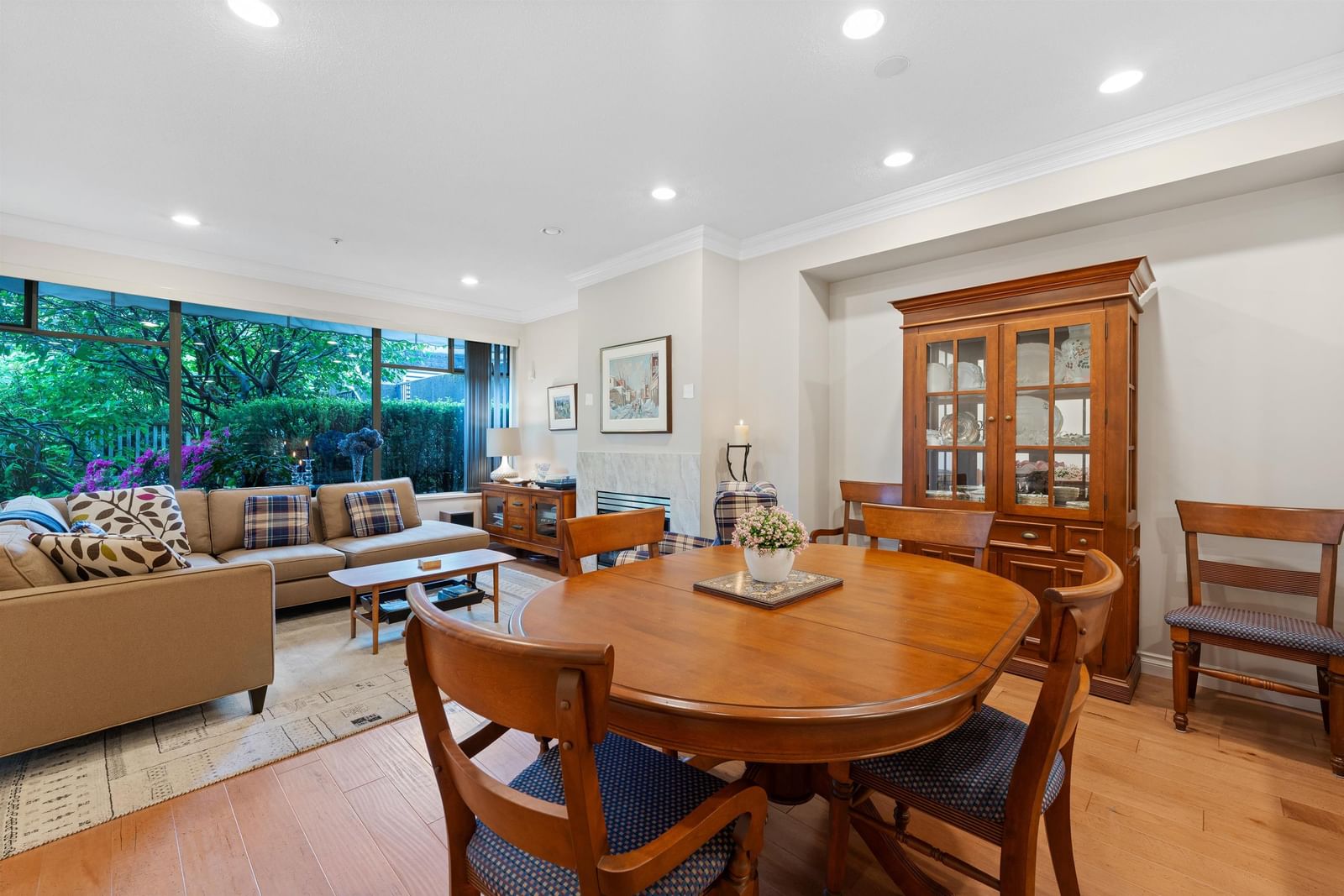 Listing Image 8