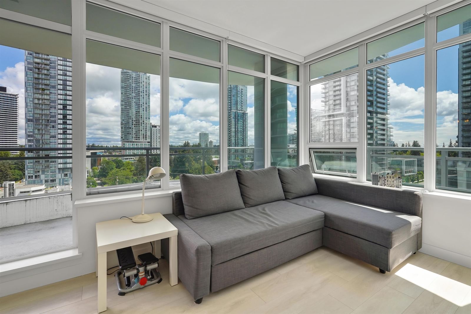 Listing Image 10
