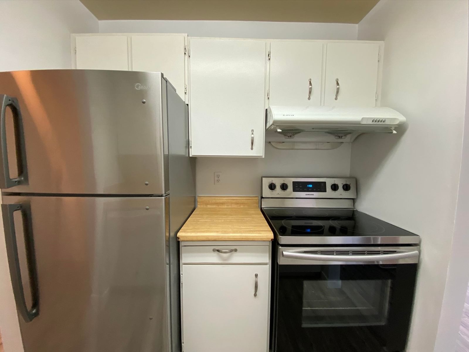 Listing Image 7