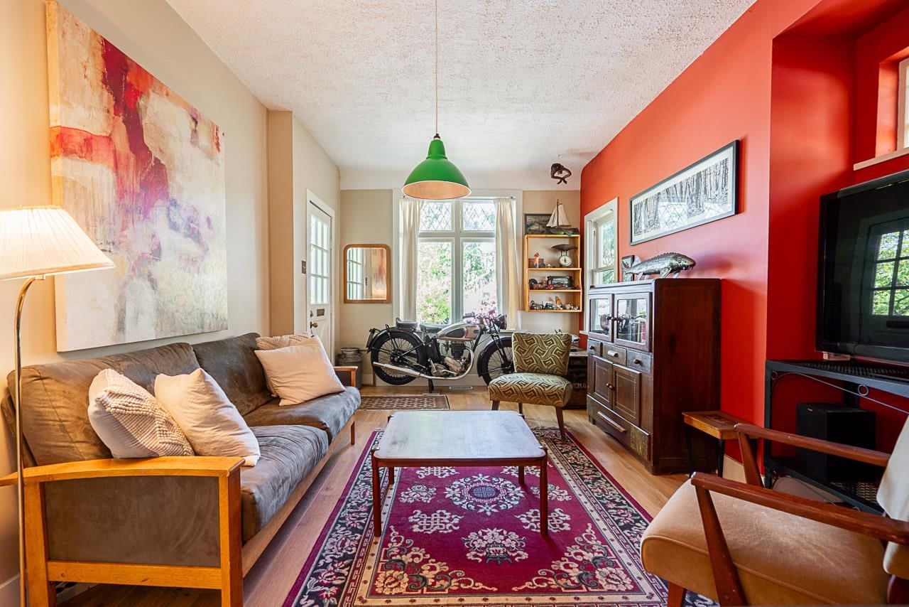 Listing Image 8