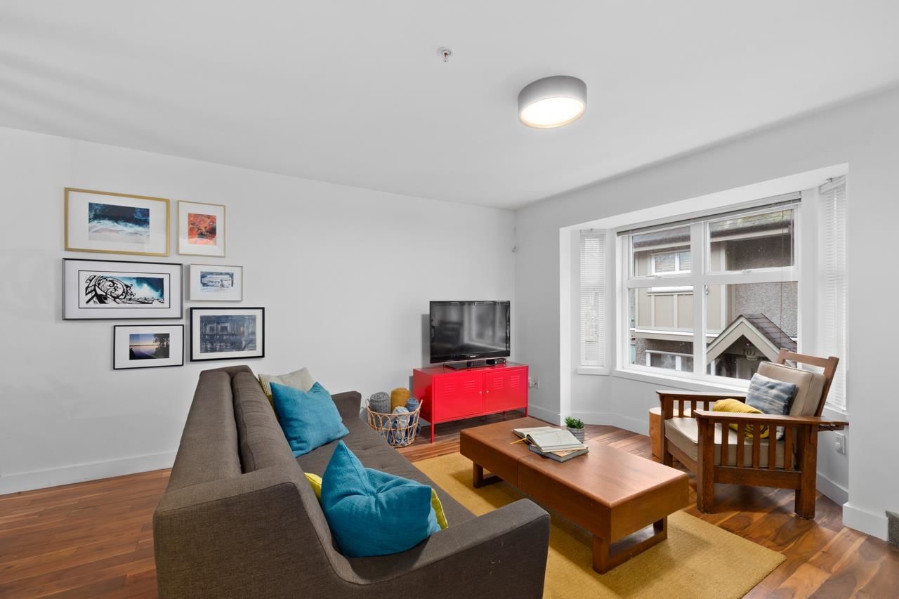 Listing Image 8