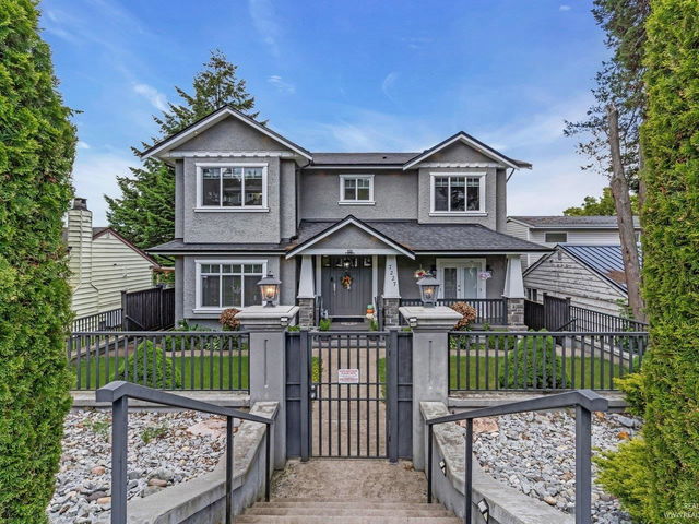 7227 Barnet Road