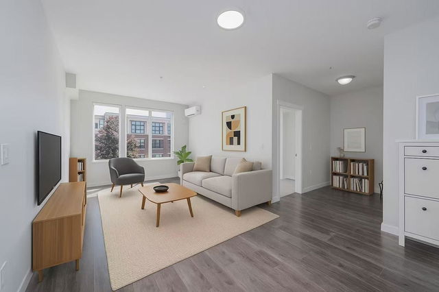 308 - 9399 Alexandra Road
