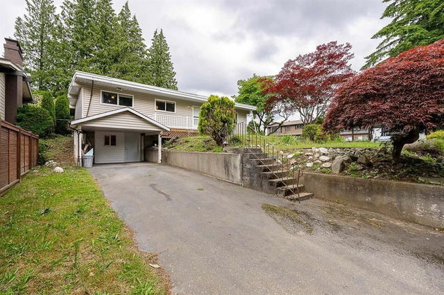 34357 Woodbine Crescent