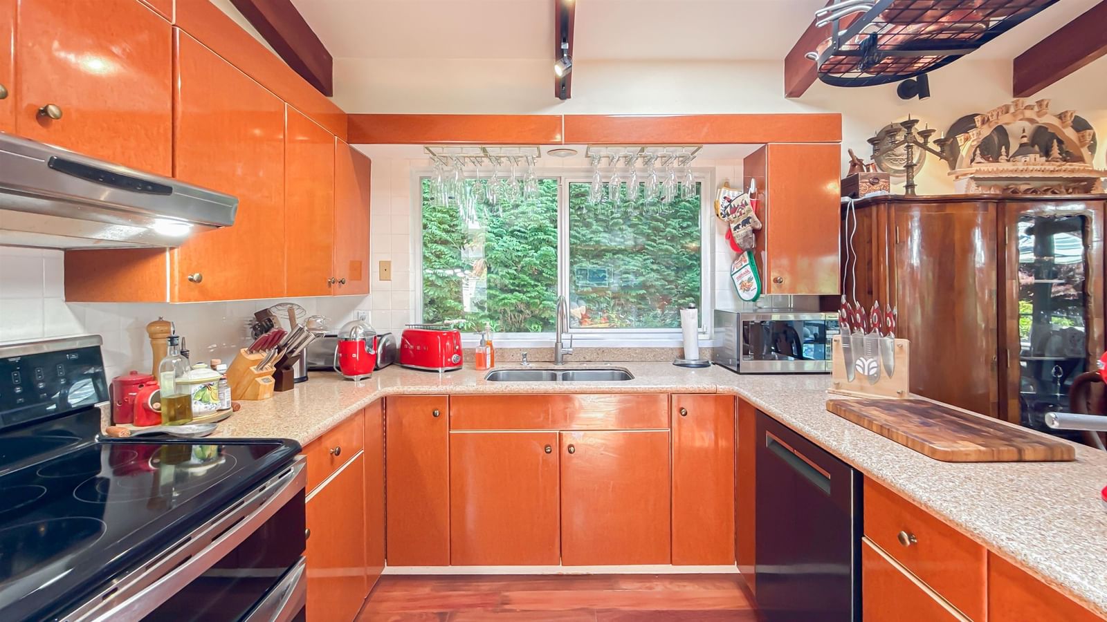 Listing Image 16