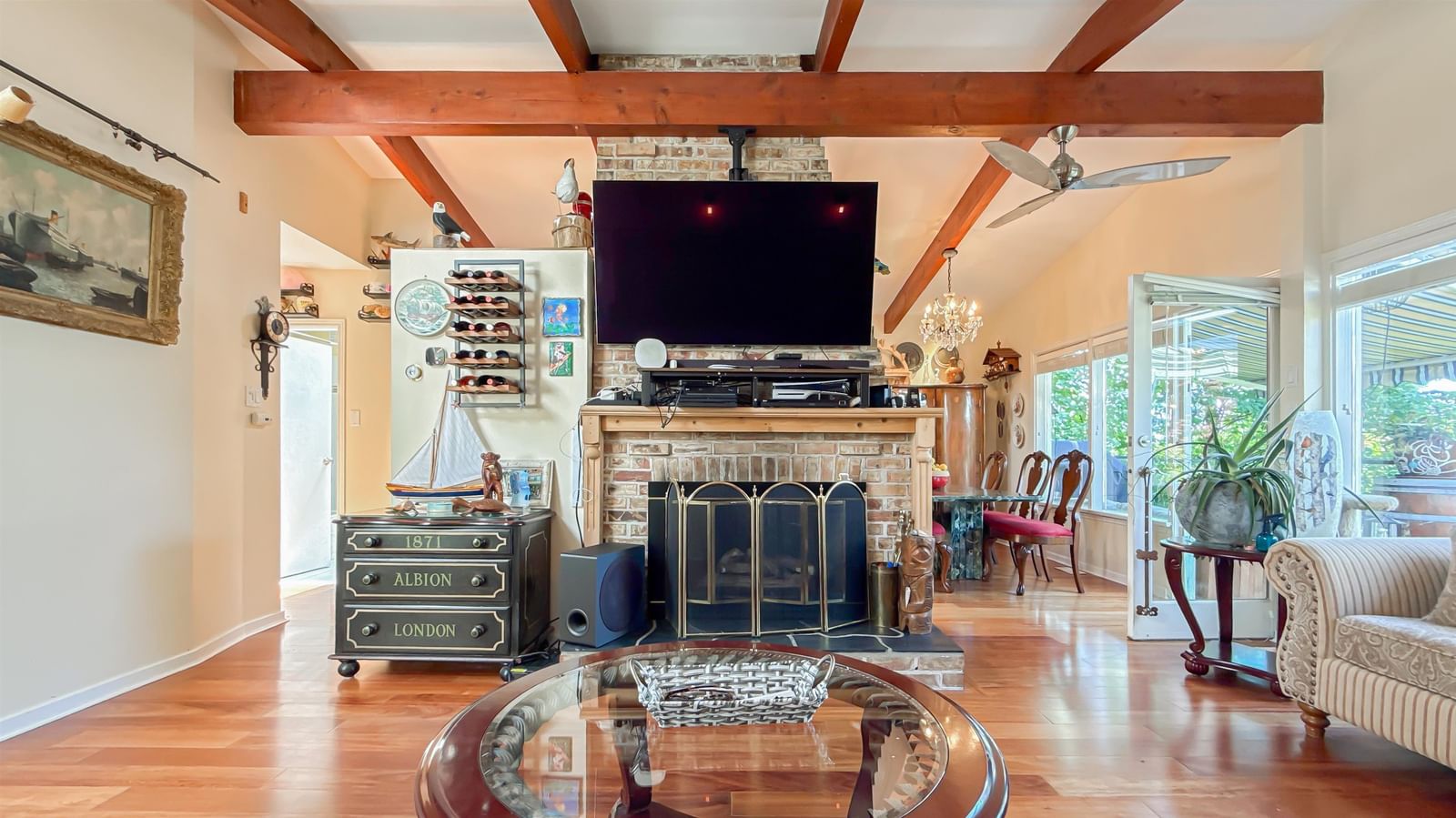 Listing Image 8