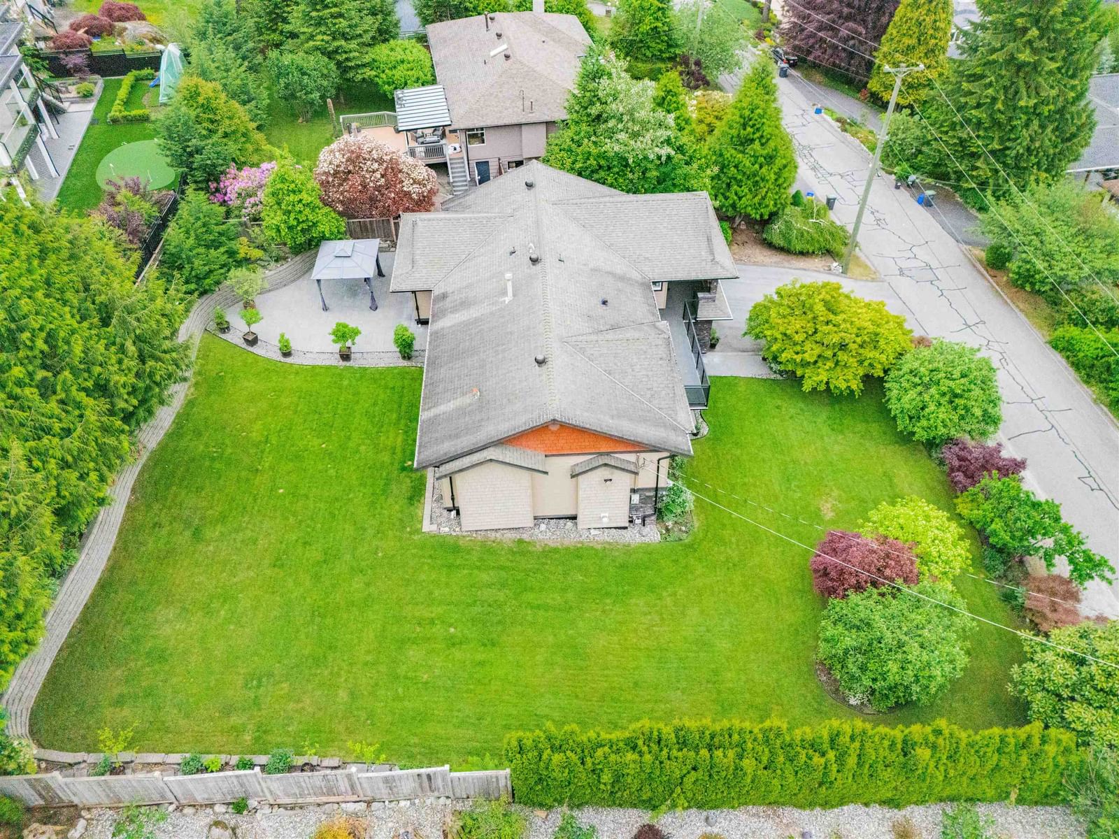 Listing Image 3
