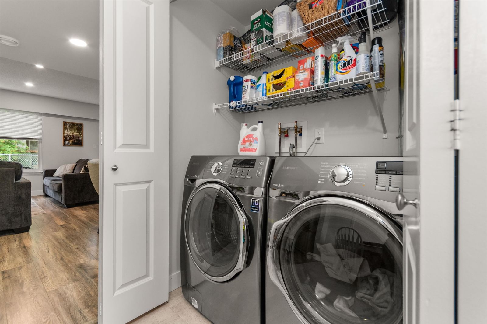 Listing Image 12