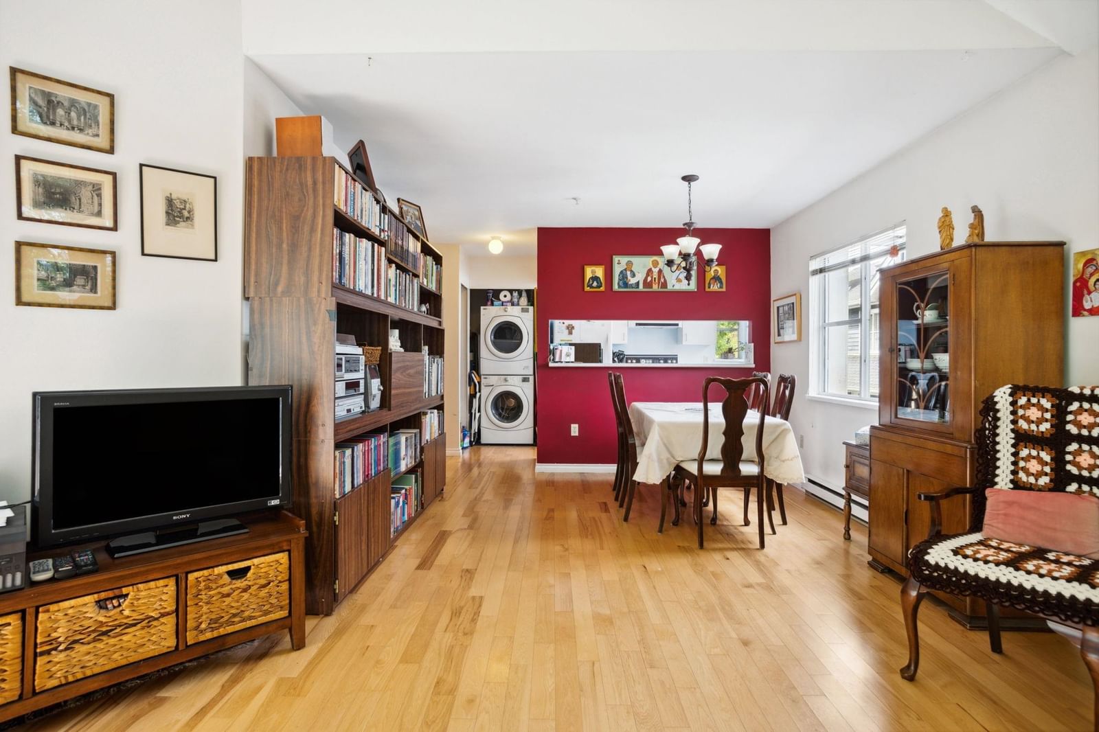 Listing Image 10
