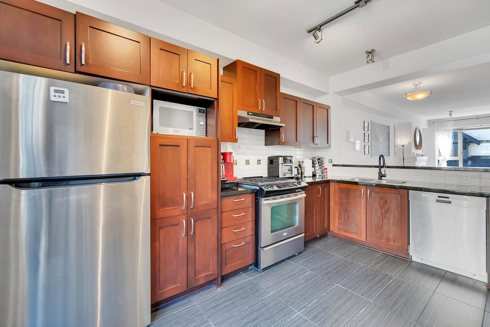 Listing Image 14