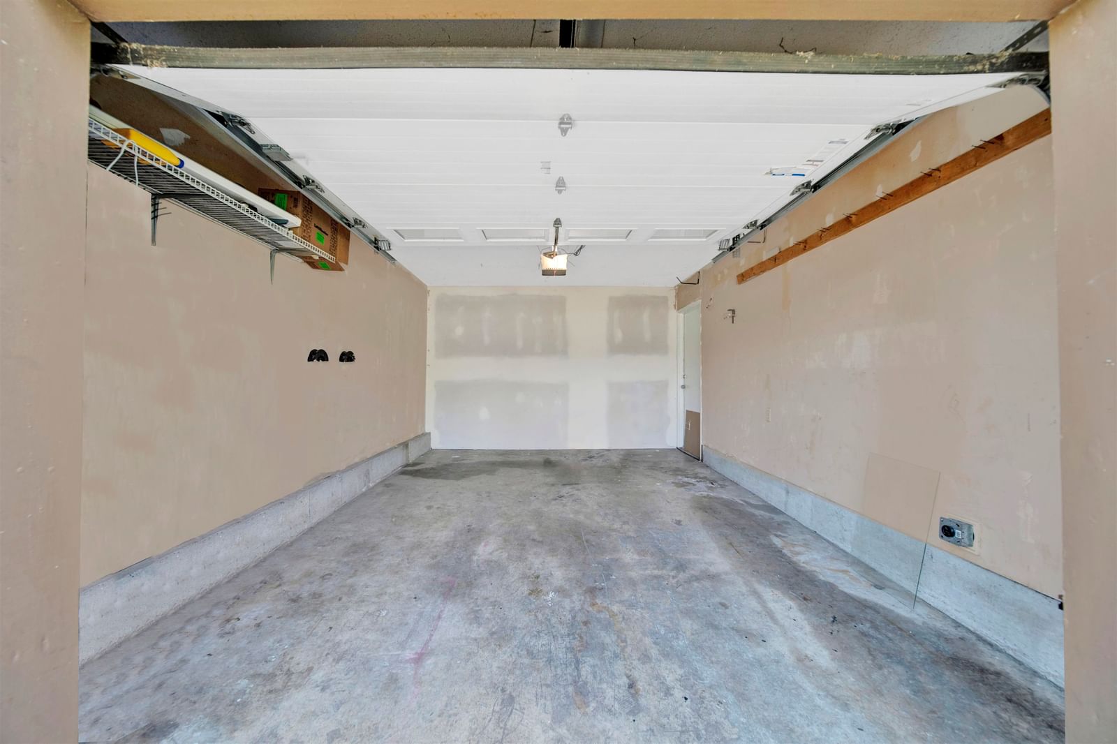 Listing Image 28
