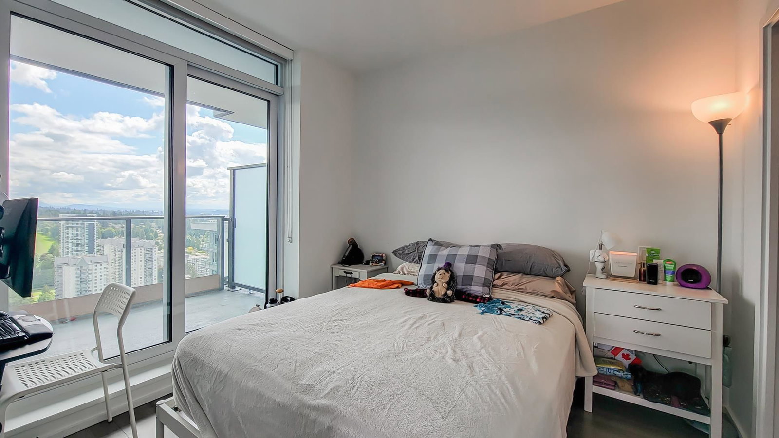 Listing Image 12