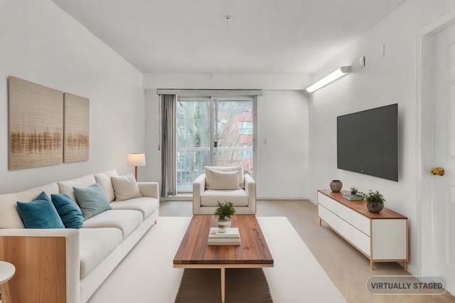 211 - 3624 Fraser Street