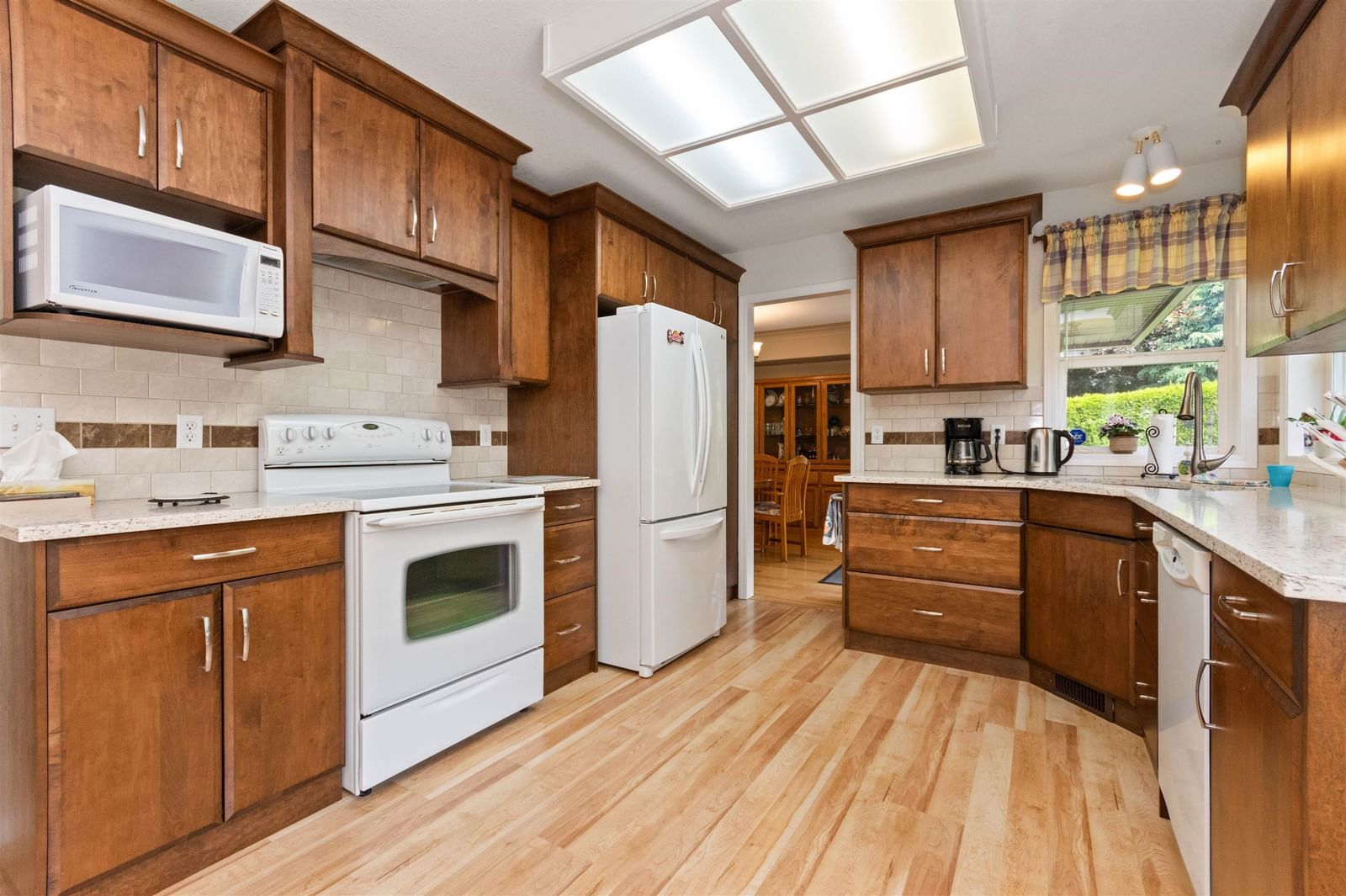 Listing Image 14