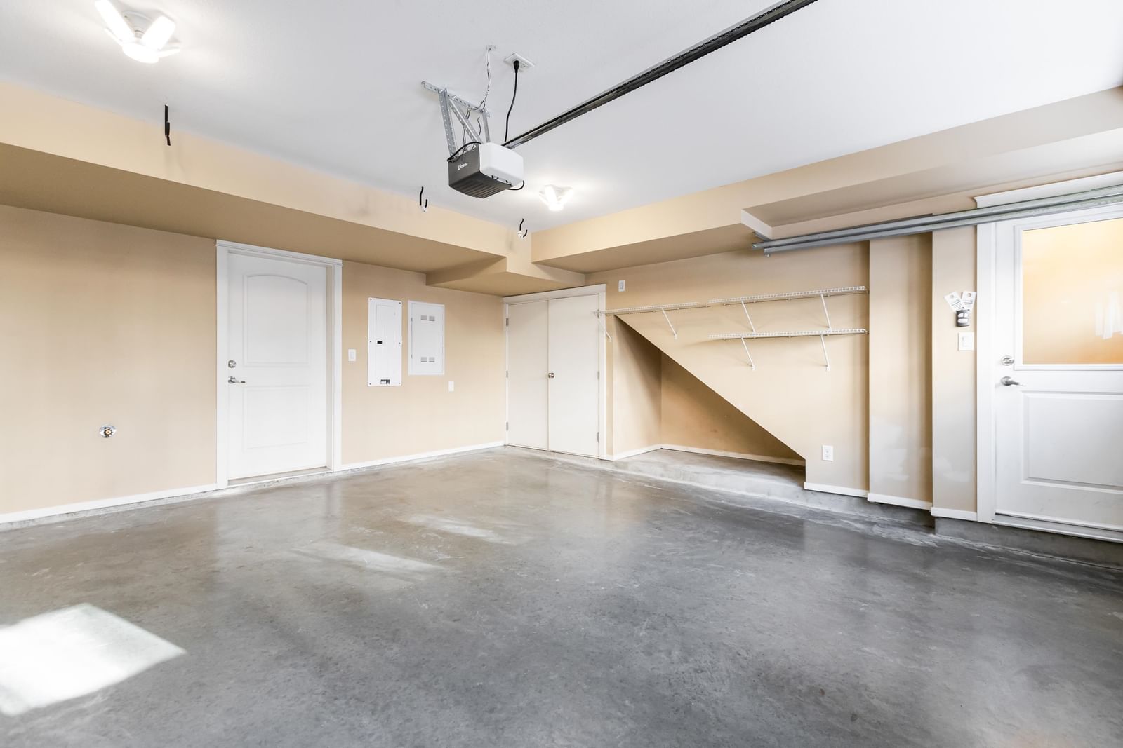 Listing Image 32