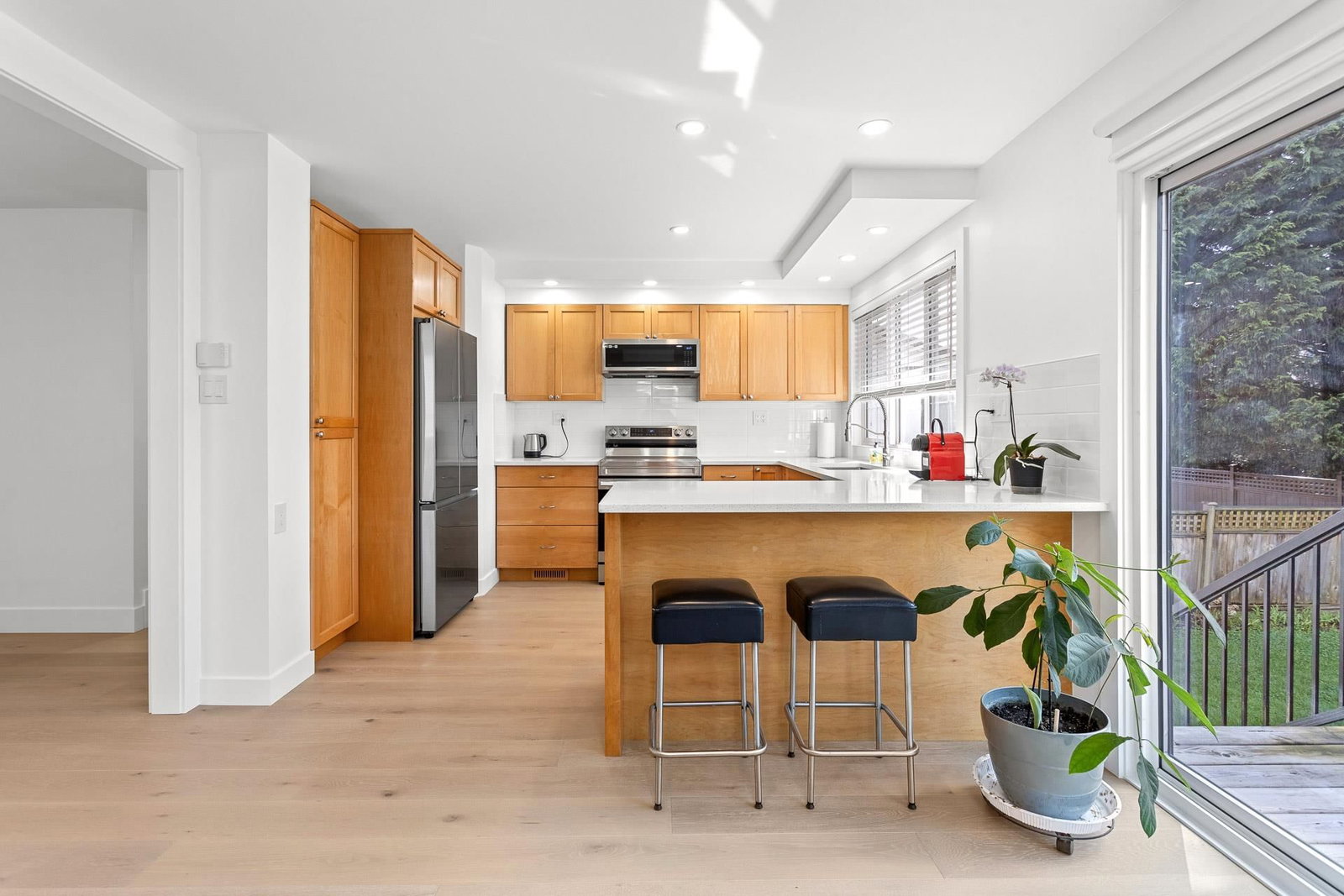 Listing Image 12