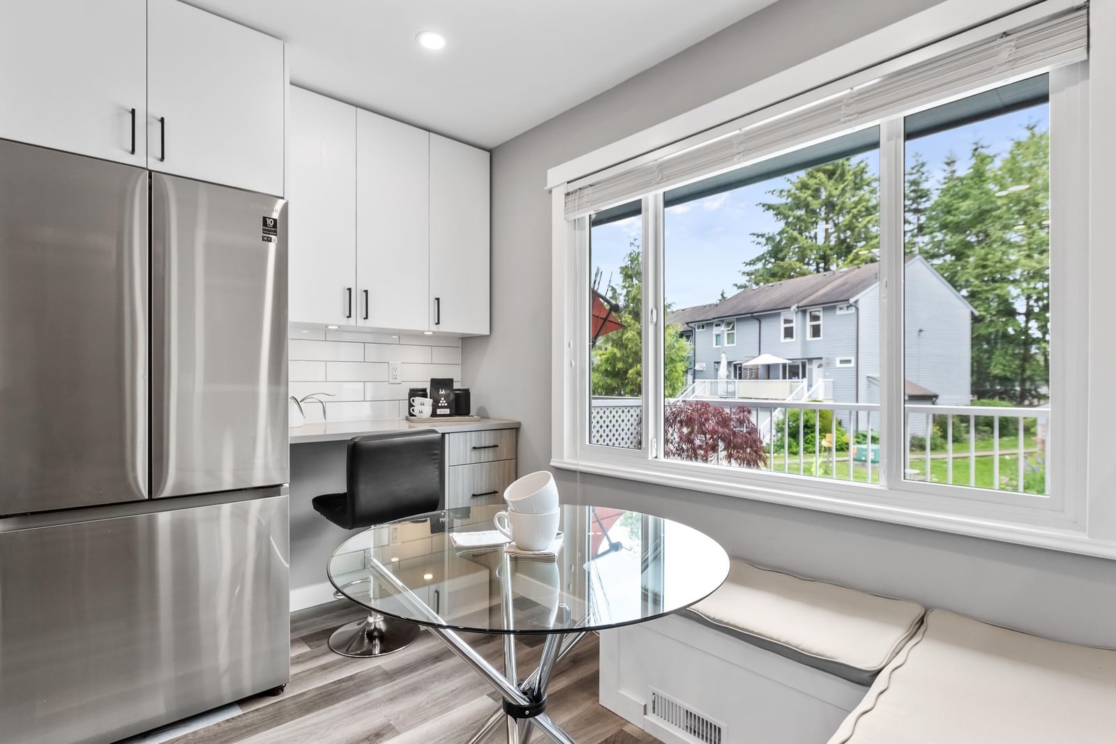 Listing Image 12