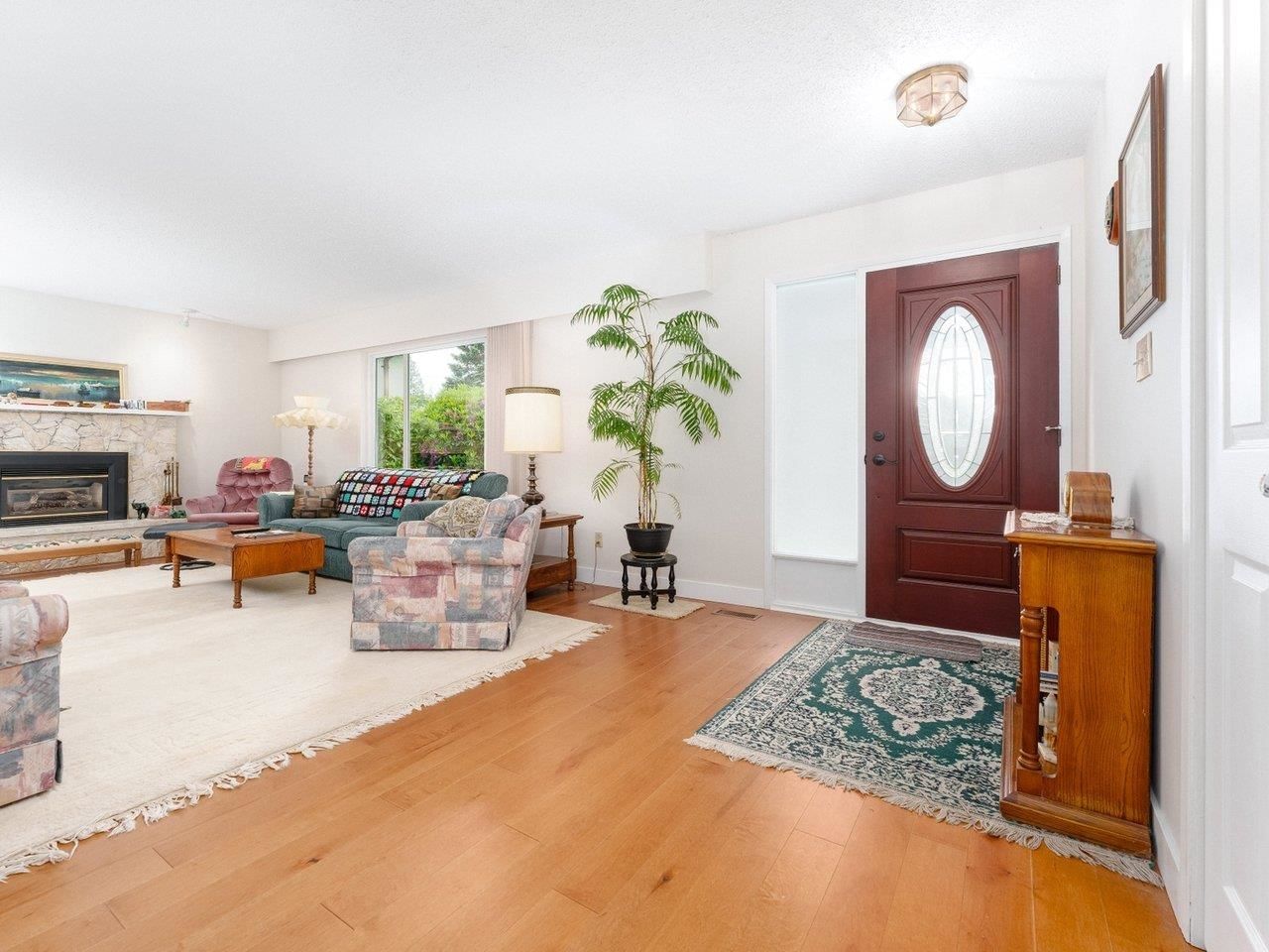 Listing Image 8