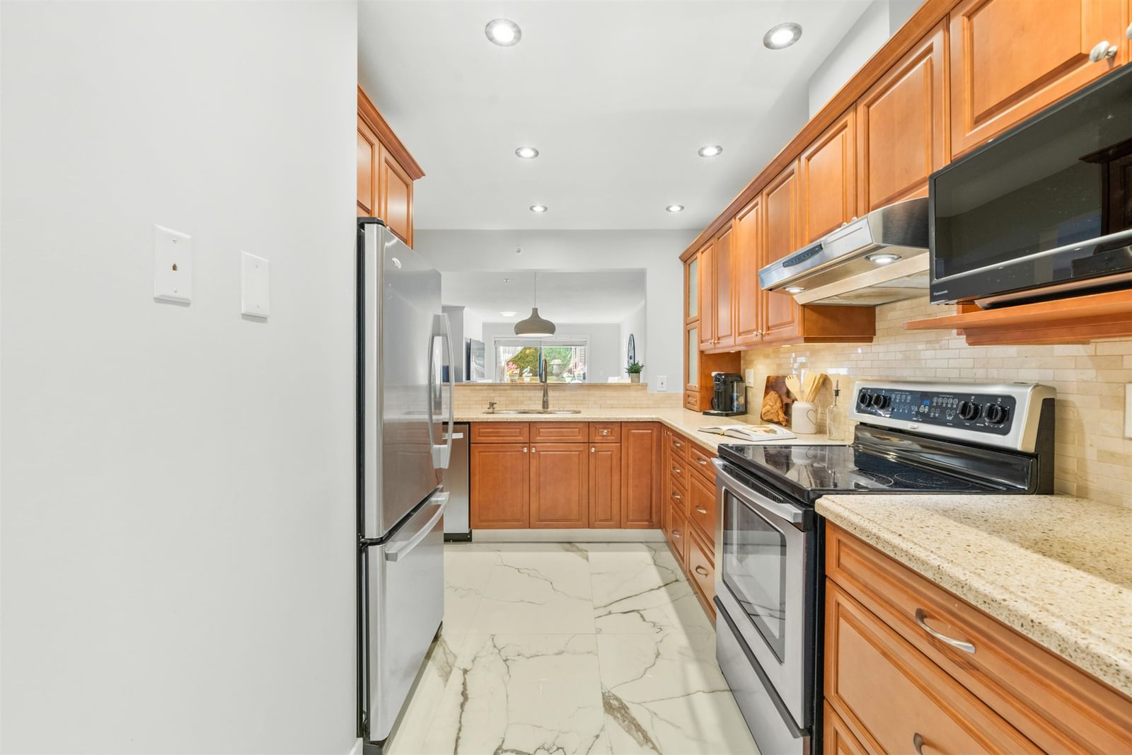 Listing Image 9
