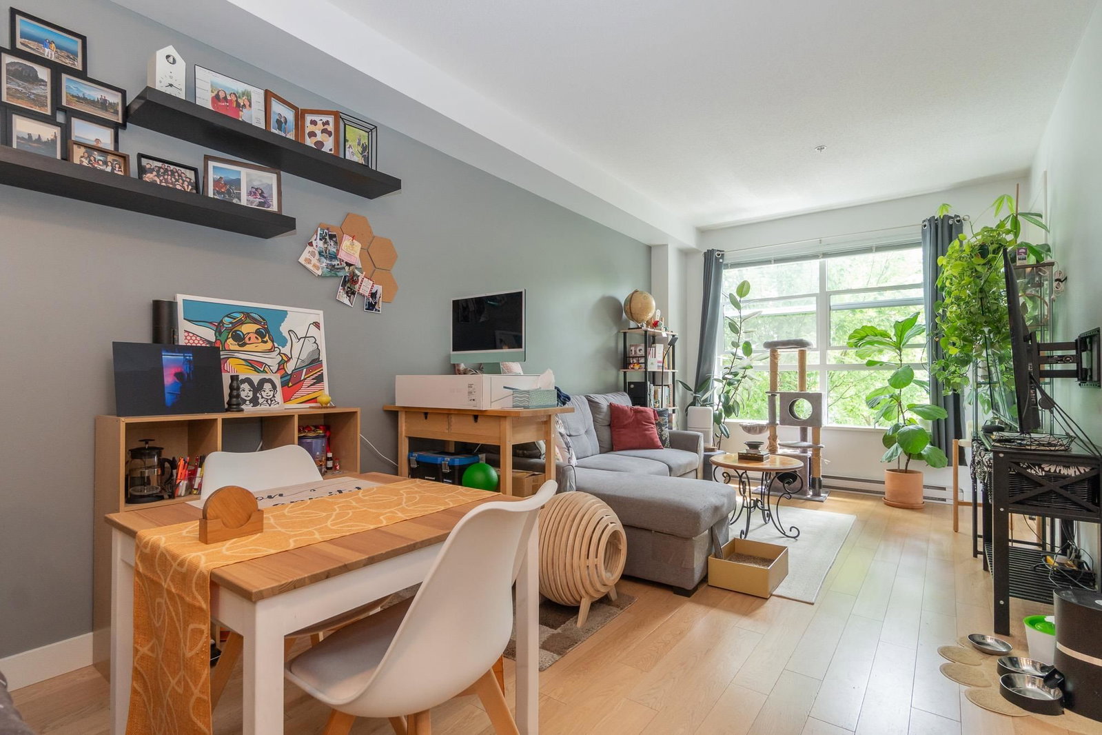 Listing Image 10