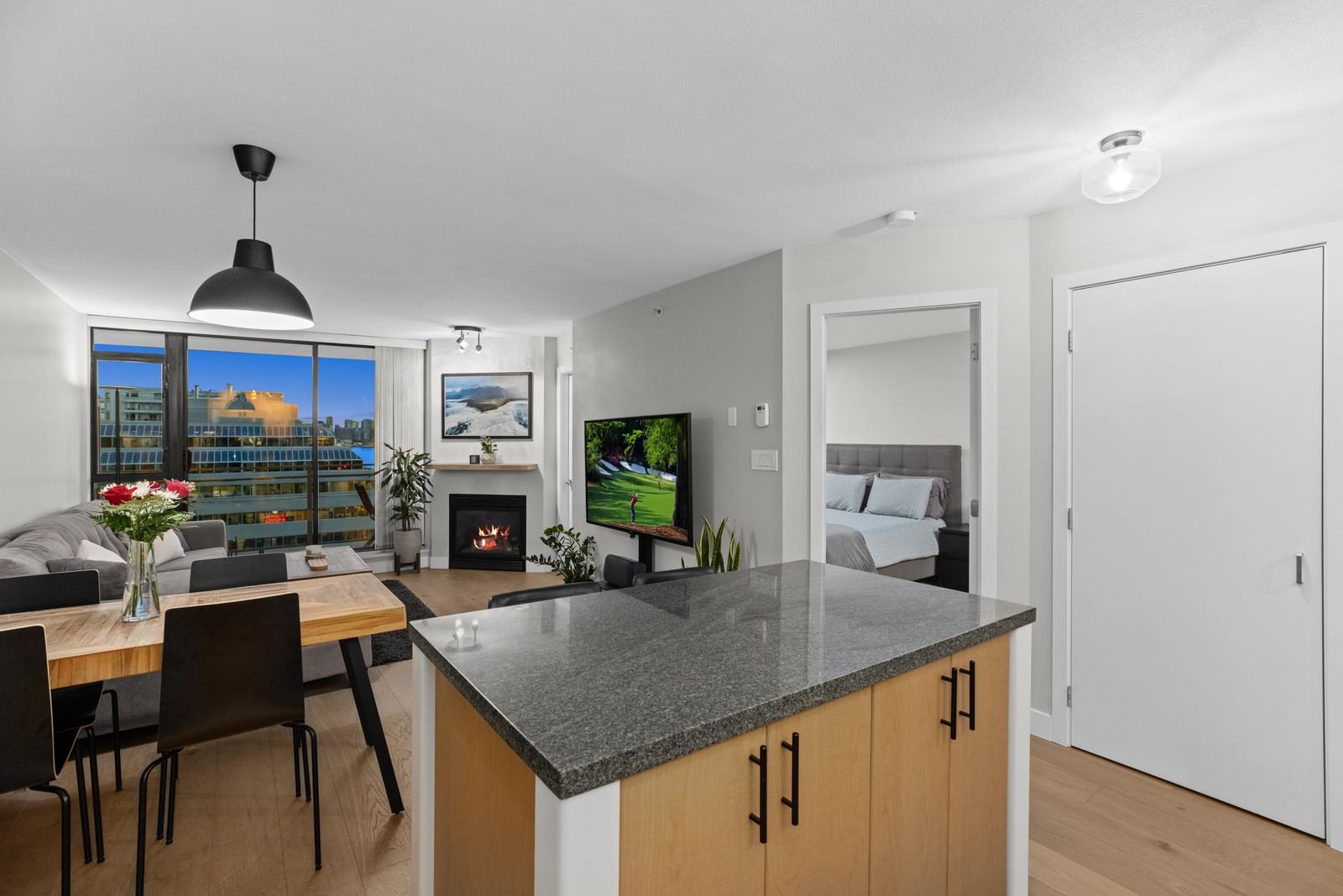 Listing Image 9