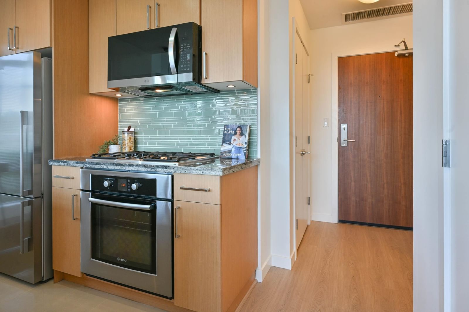 Listing Image 10
